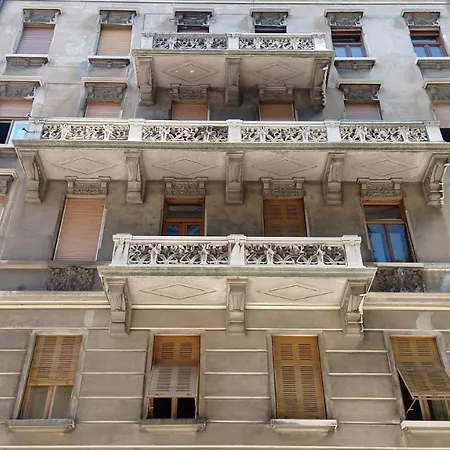 Center - Reserved Parking & Wi-fi Appartement