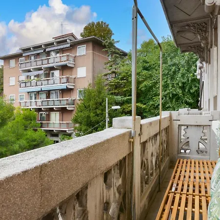 Center - Reserved Parking & Wi-fi Apartament *