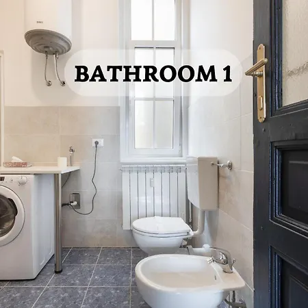 Center - Reserved Parking & Wi-fi Appartement