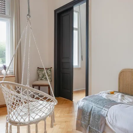 Center - Reserved Parking & Wi-fi Appartement *