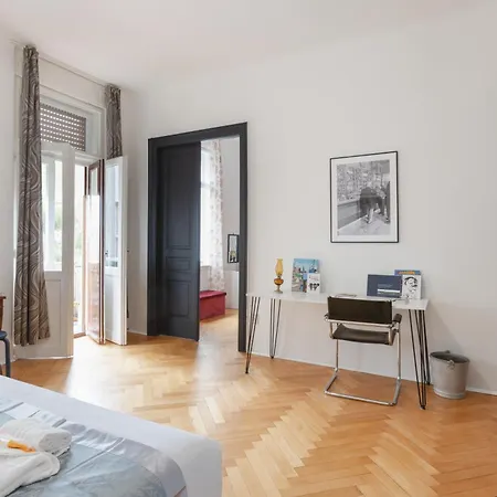 Appartement Center - Reserved Parking & Wi-fi *